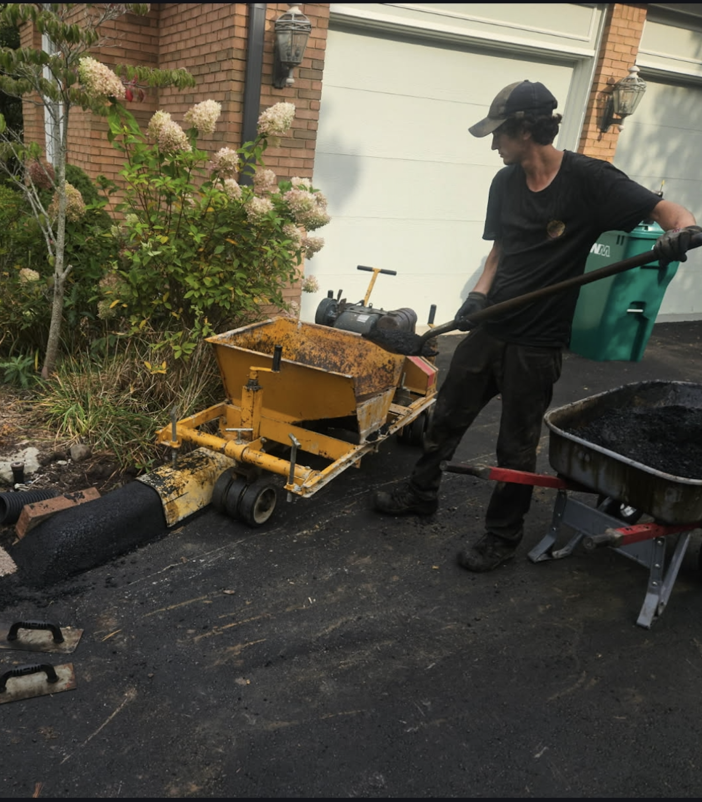 asphalt contractor installing driveway Auburn Hills Michiganx